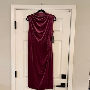 NWT DONNA MORGAN Elegant Velvet Sleeveless Dress 12